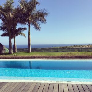 LOVE TO TRAVEL? ✈️ TURN YOUR PASSION INTO A BUSINESS